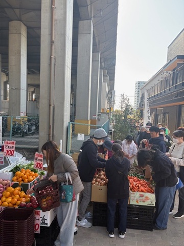 11/15（土）JRさん主催のカヤマチイベントに参加しました！今回初めての試みで野菜の詰め放題を行いましたが大盛況でした！引き続きまるふ商店南与野店をよろしくお願いいたします。画像