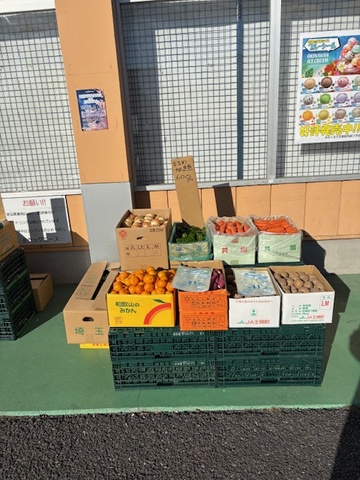 ドラックエースさん本町店にて朝市開催しました！たくさんの訪問ありがとうございました！次回告知をご期待ください。詰め放題が人気です！！画像